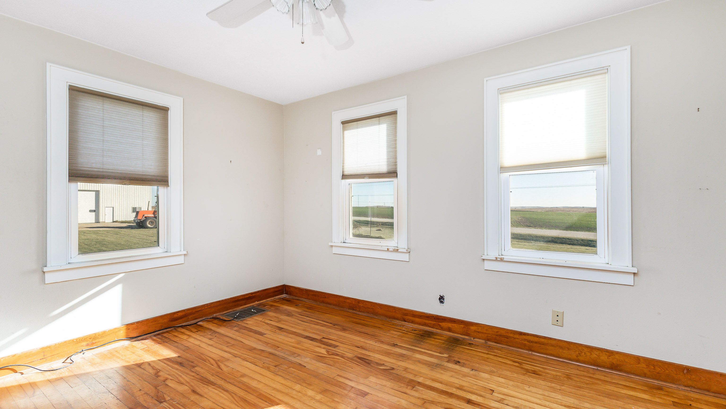 Listing Photo: 17-9162 RICHLAND RD017